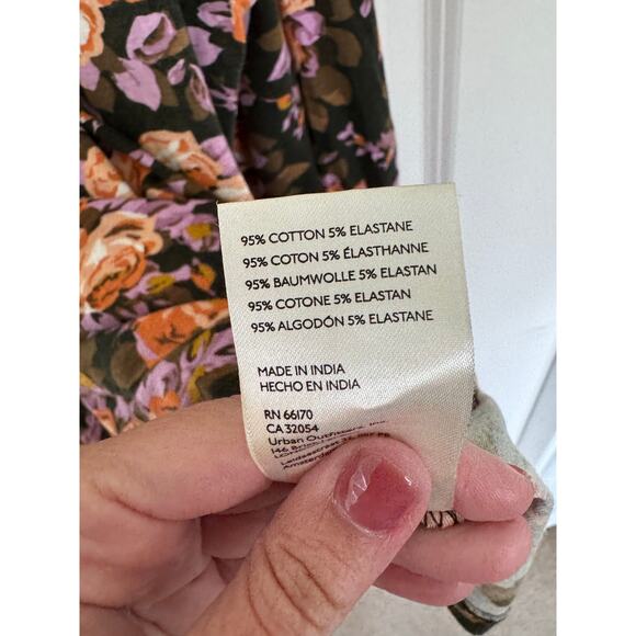 Floral High-Neck Blouse - Picture 5 of 6